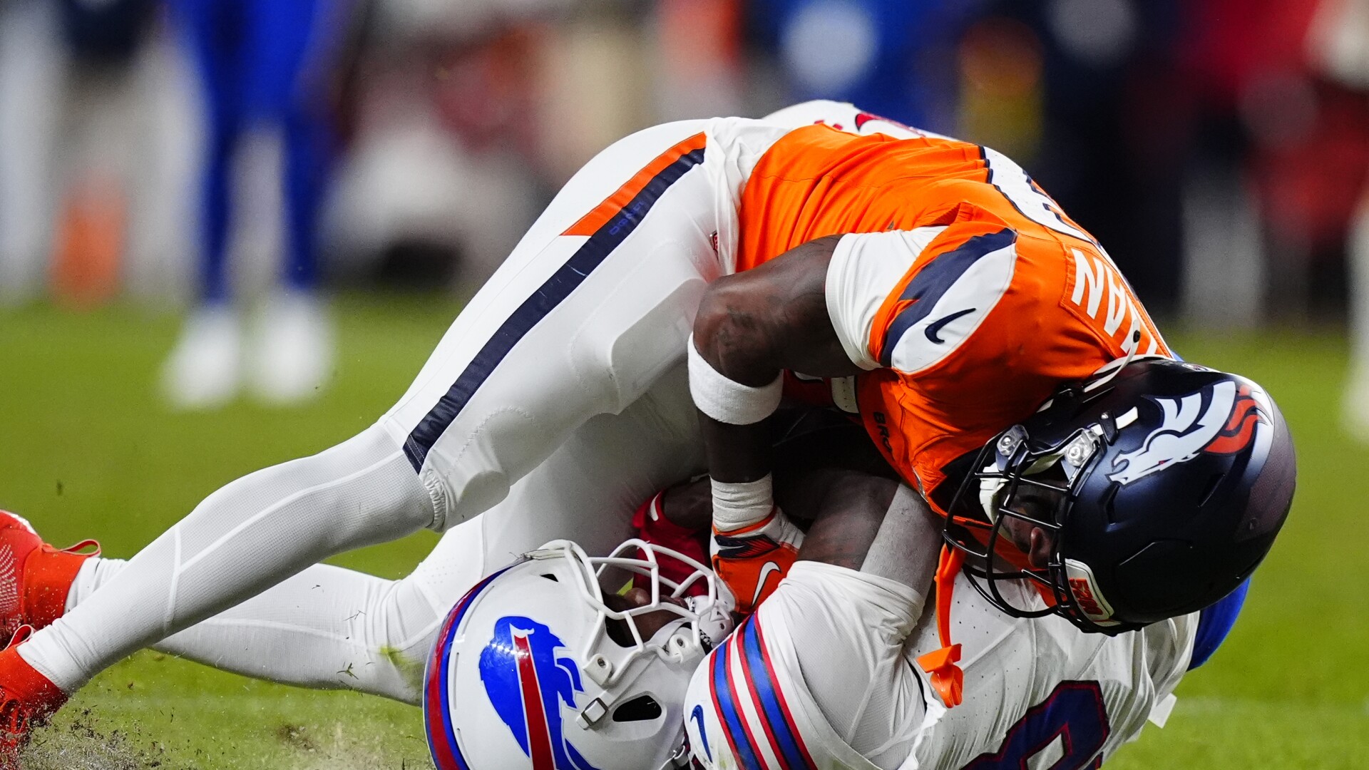 Carl Cheffers explains controversial OT interception ruling in Bills-Broncos<br><br>