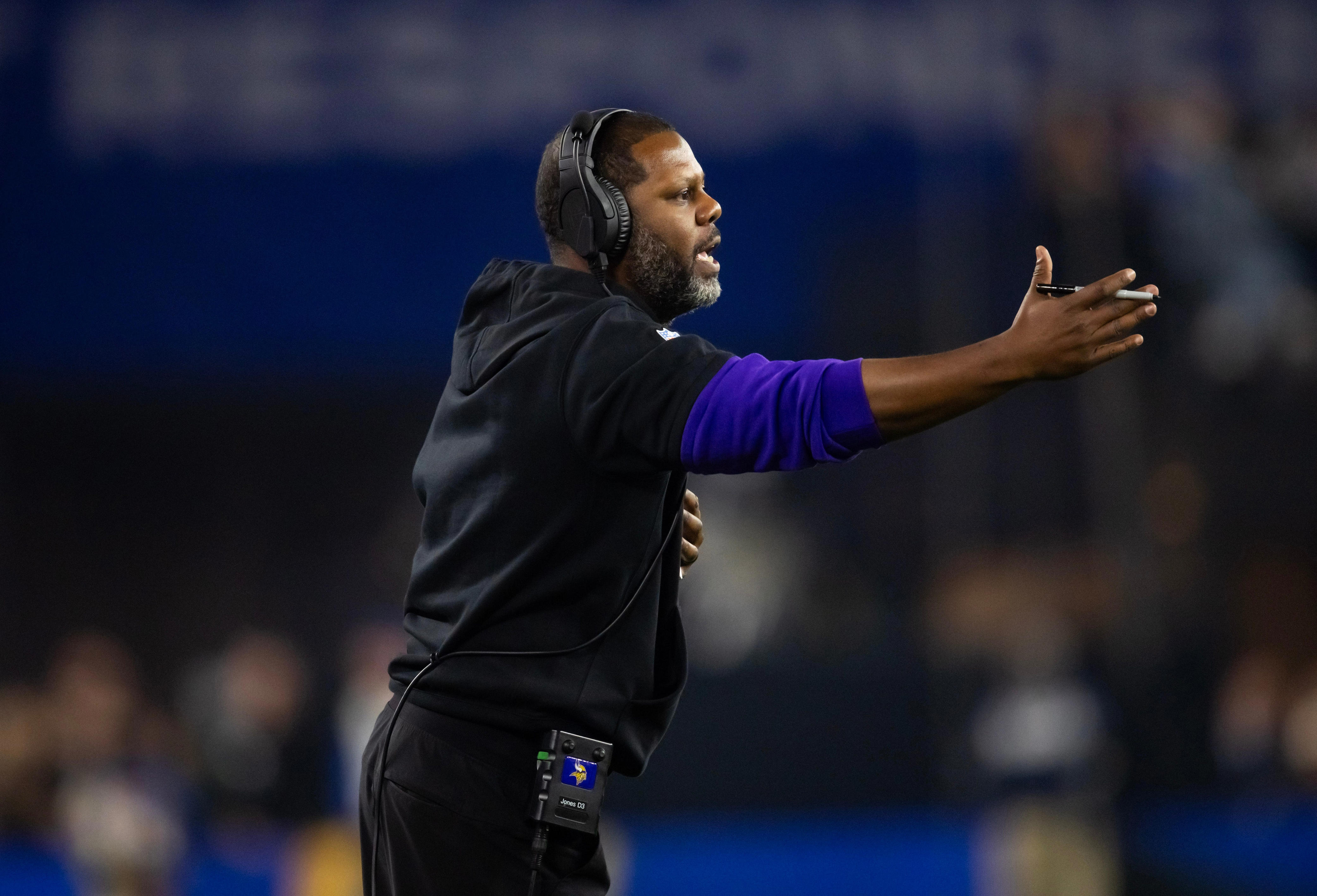 Dallas Cowboys news: Vikings assistant emerges as top DC candidate