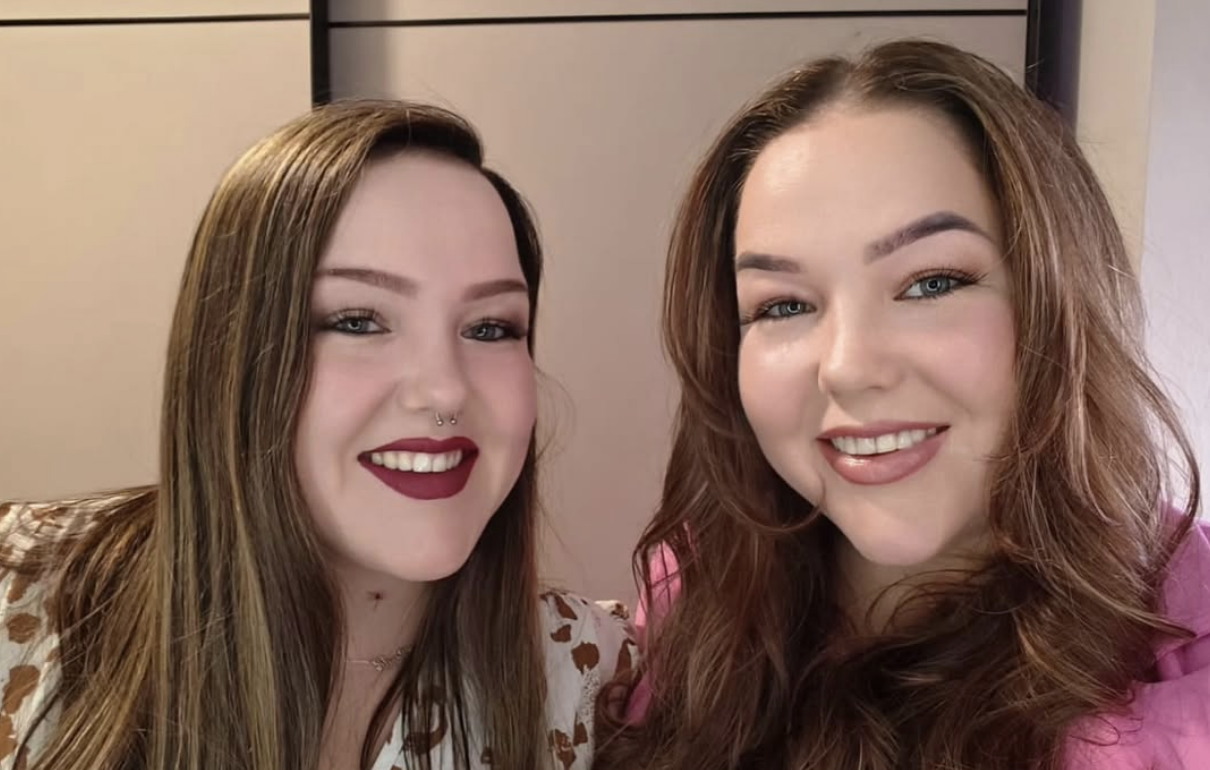 Tweelingzussen Mathilde en Gerda Keuter uit URK! ondergaan ...