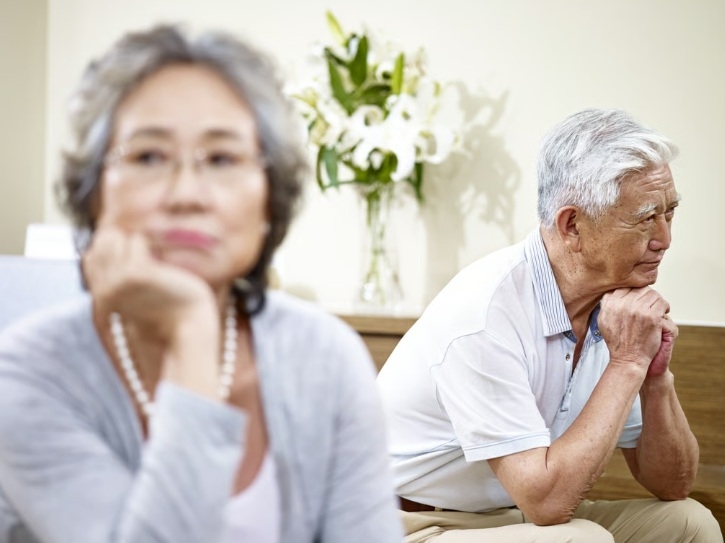 Ly hôn ở tuổi U70, U80 gia tăng, nỗi trăn trở không chỉ của riêng ai