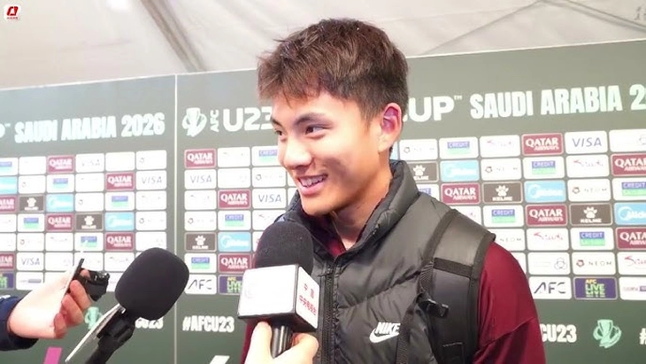 Thủ môn Trung Quốc tiết lộ chiêu trò, cười nhạo Uzbekistan