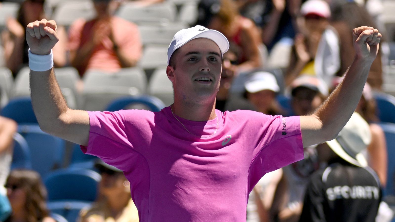 Mum's dash across the world pays off as Briton wins on Australian Open ...