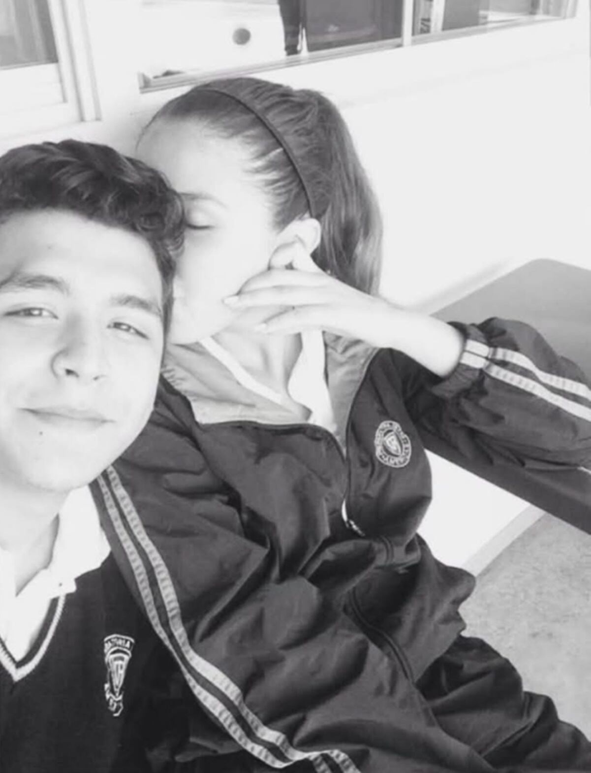 Christian Nodal y Lisa Fernanda Macías, novios durante la preparatoria. Fotos: X