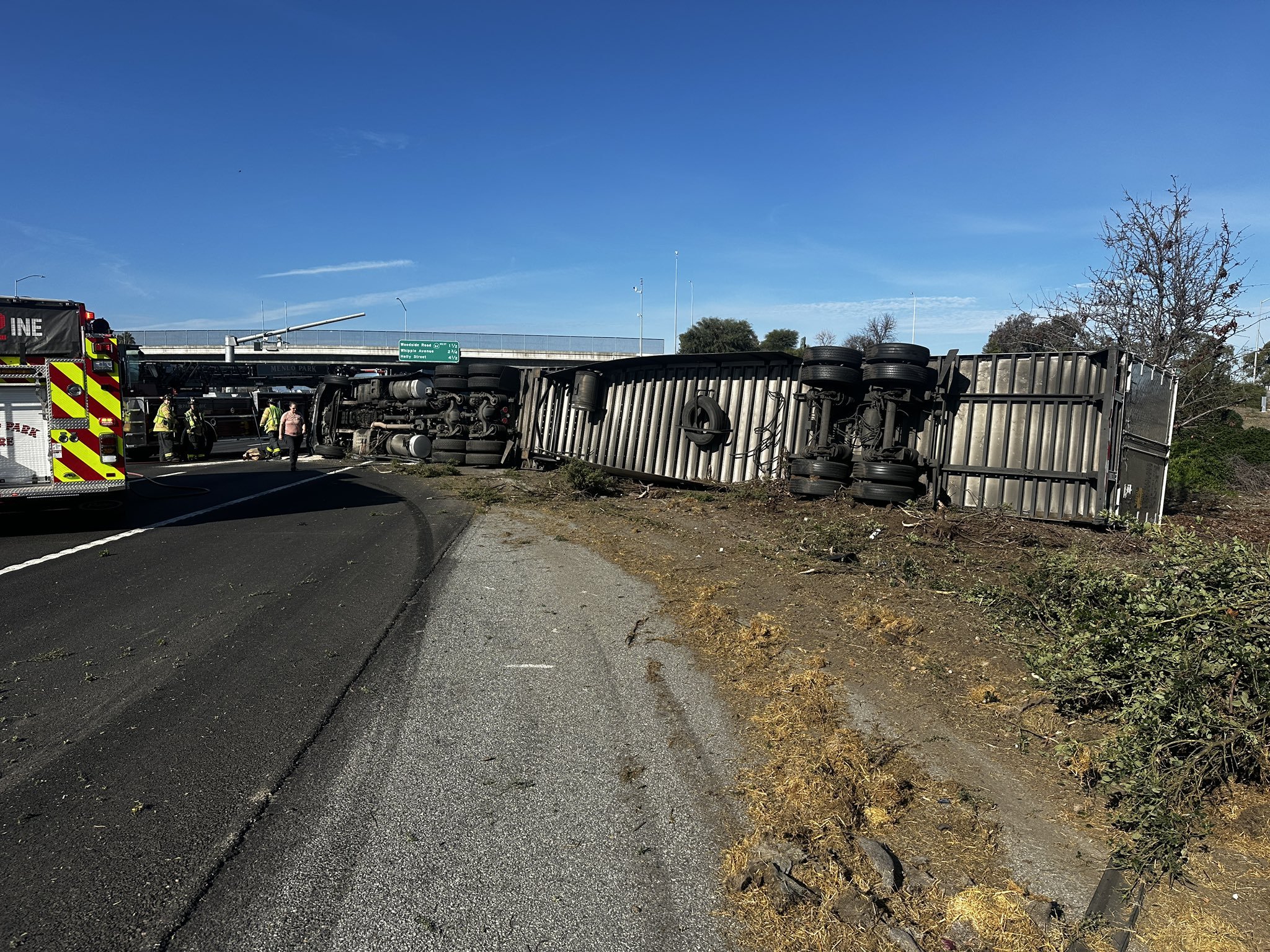 Overturned big rig blocks Hwy. 101 lanes near Redwood City