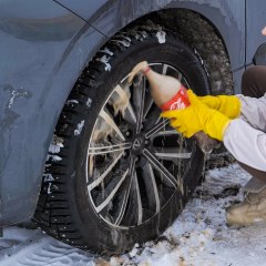 Using a soda explosion to clean my car wheels 🛞