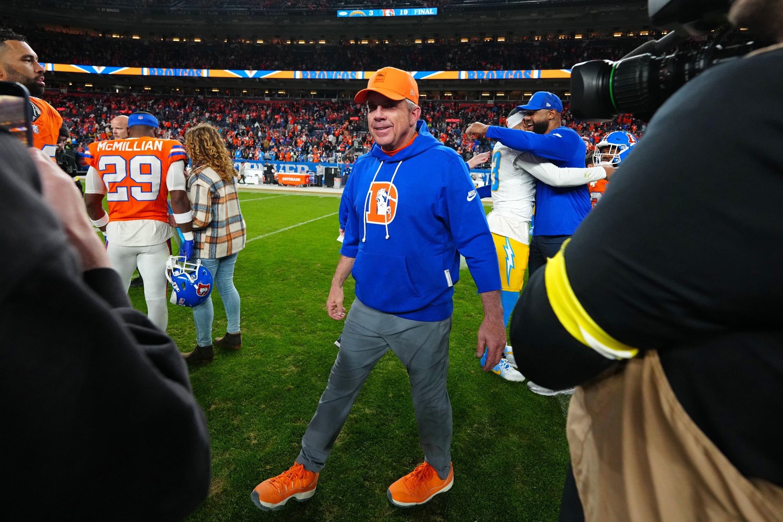 Denver Broncos add QB after Bo Nix ankle injury<br><br>