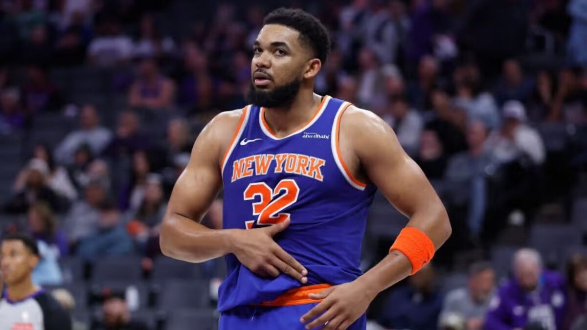 Video) Madison Square Garden witnesses loud booing after Karl-Anthony Towns'  air ball