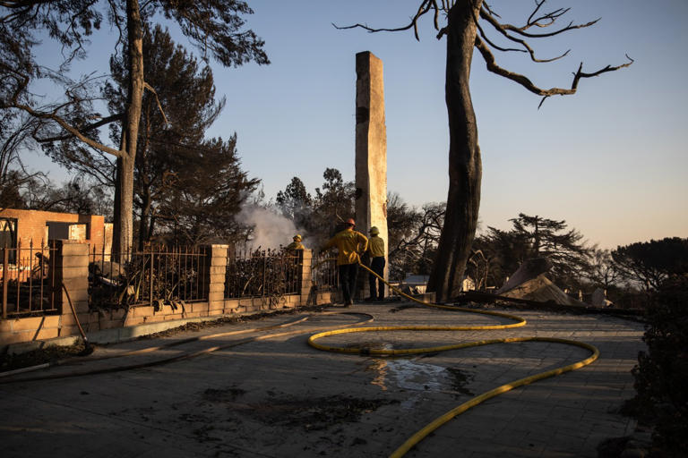 Bomberos en el sur de California el año pasado.