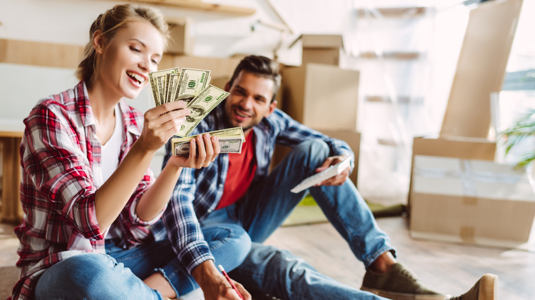 Tips for navigating financial dependence in relationships