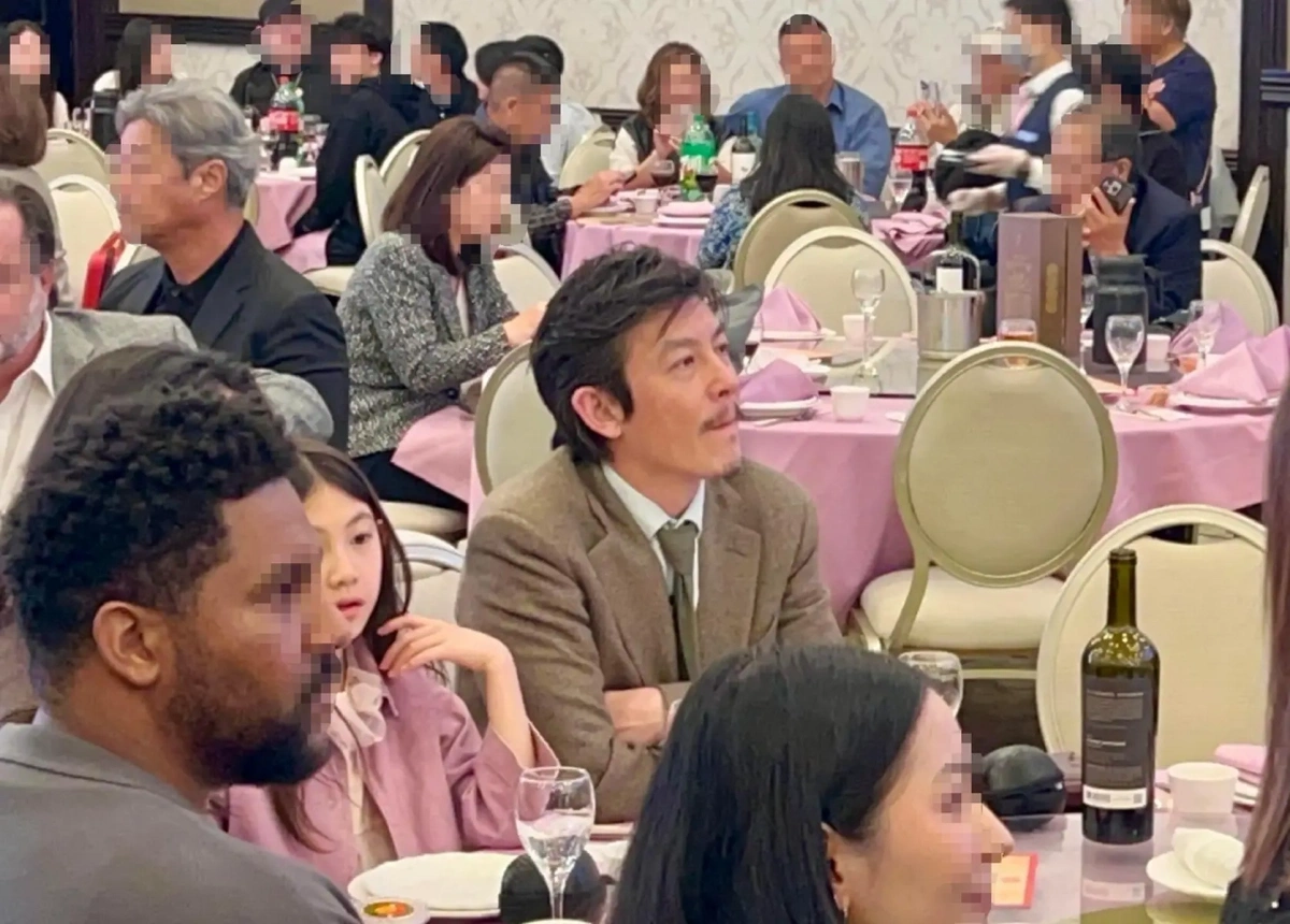 Vợ chồng Trần Quán Hy bị chê 'rủ nhau xuống sắc'