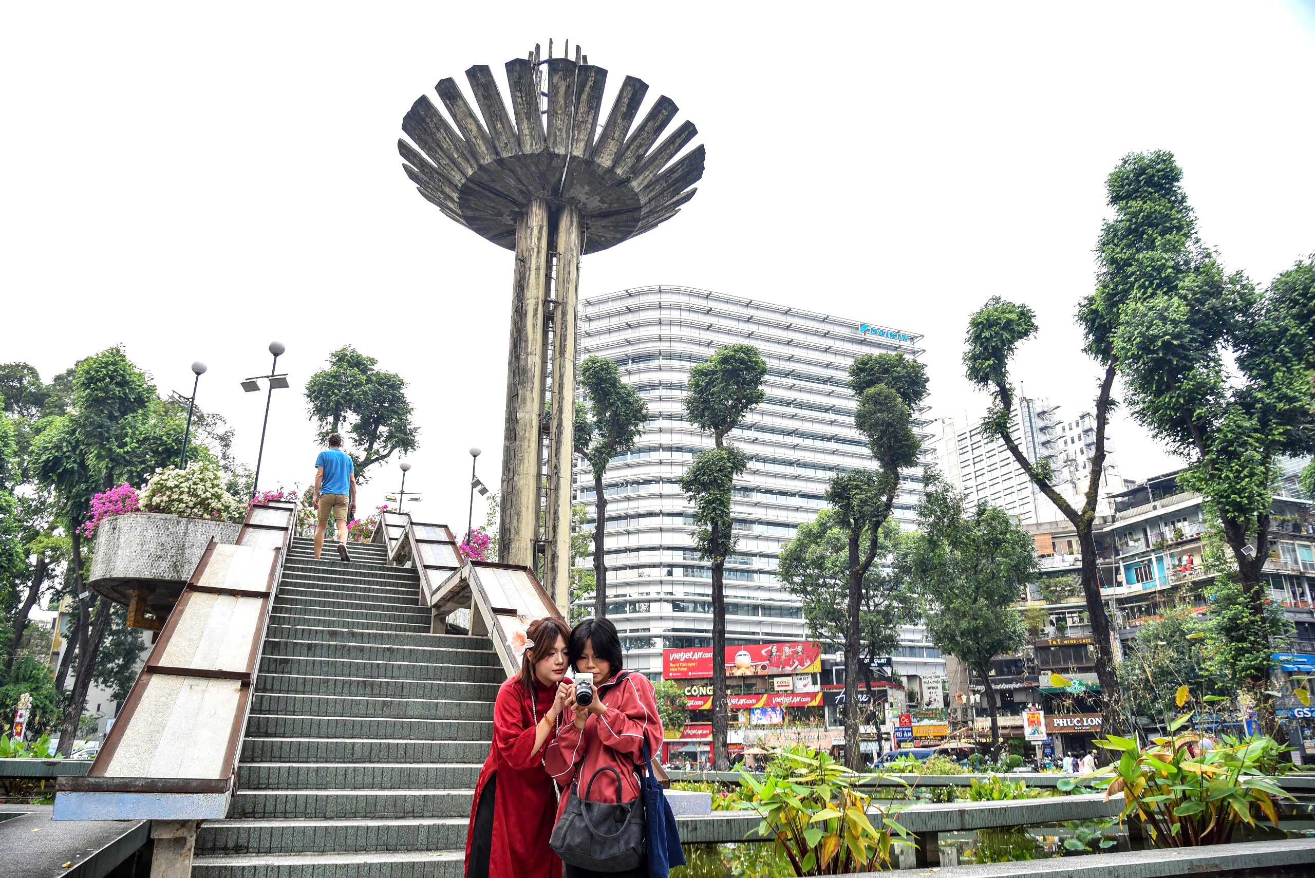 Hiện trạng và phối cảnh chỉnh trang của chợ Bến Thành, hồ Con Rùa, đường Nguyễn Huệ