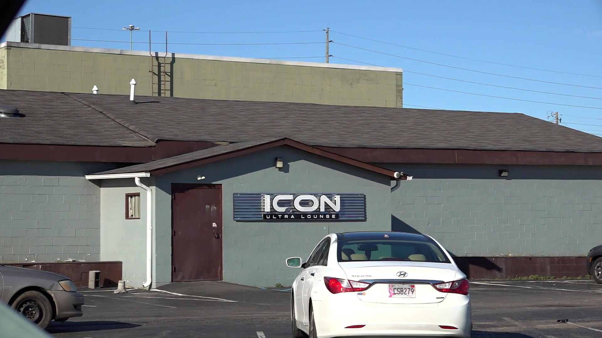Icon Ultra Lounge