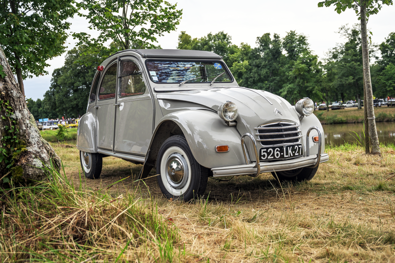 Scopri la rara e lussuosa Citroën 2CV