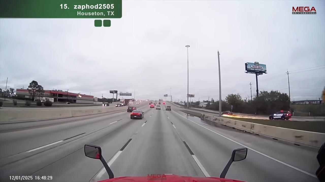 Houston police chase ends in crash
