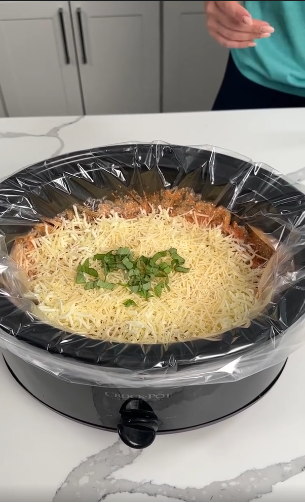 Easy crockpot baked penne pasta recipe for a comforting dinner