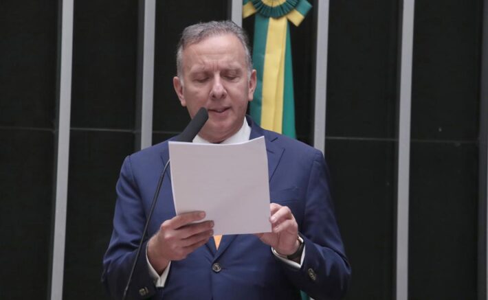 Deputado Aguinaldo Ribeiro é relator do marco da IA na Câmara; havia expectativa de que o texto fosse votado em 2025, o que não ocorreu. Foto: Bruno Spada/Câmara dos Deputados
