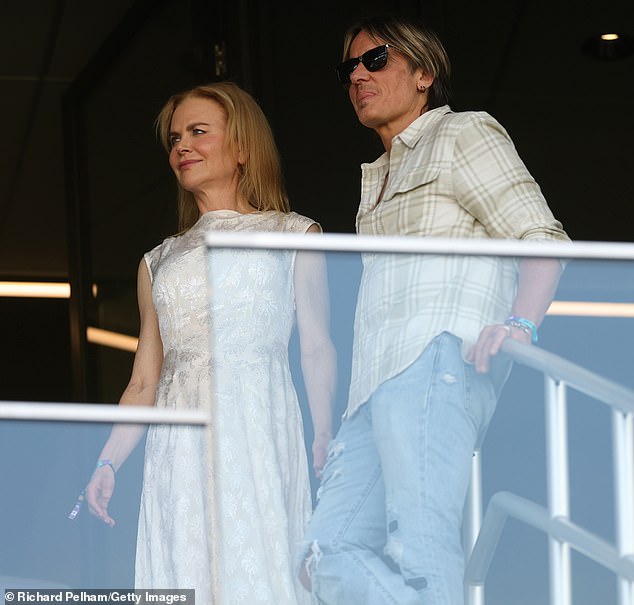 Karley Scott Collins responds to rumors she's living with Keith Urban ...