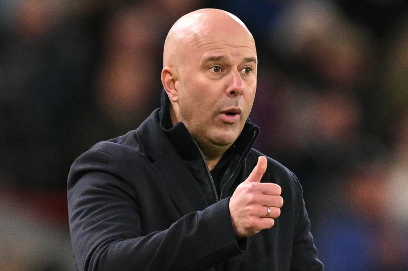 Arne Slot debe tomar una decisión sobre Mohamed Salah mientras se considera un cambio en el Liverpool