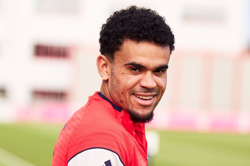 El director del Bayern Múnich lanzó una bomba sobre el fichaje de Luis Díaz tras el escándalo de Florian Wirtz