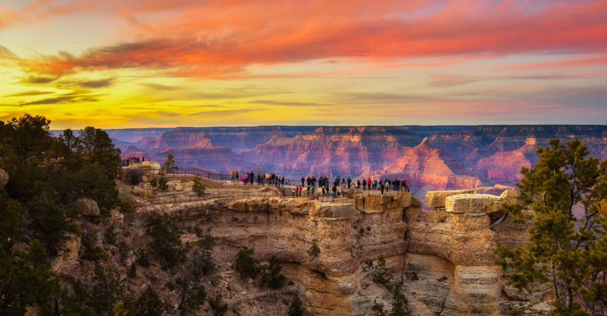 16 desert viewpoints with wide open skies and simple trails