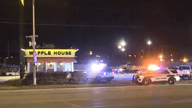 One dead after shooting at East Ridge Waffle House Sunday night