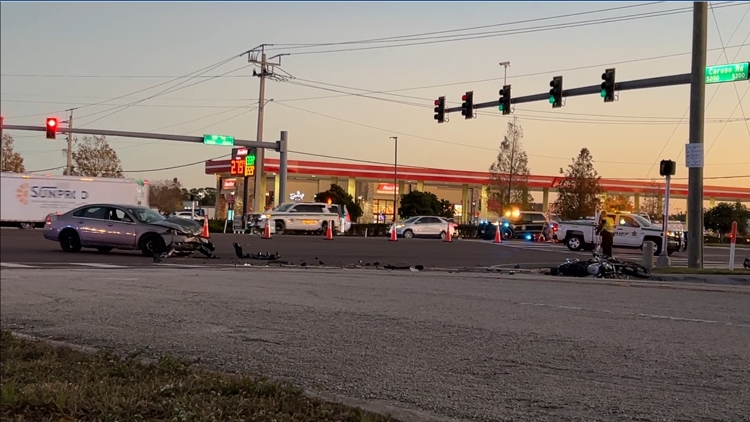 16-year-old dead, 2 injured after motorcycle crash in Manatee County