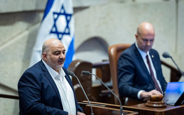 Ra’am MK Mansour Abbas speaks during a 40-signatures debate at the Knesset in Jerusalem, January 19, 2026. (Chaim Goldberg/Flash90)
