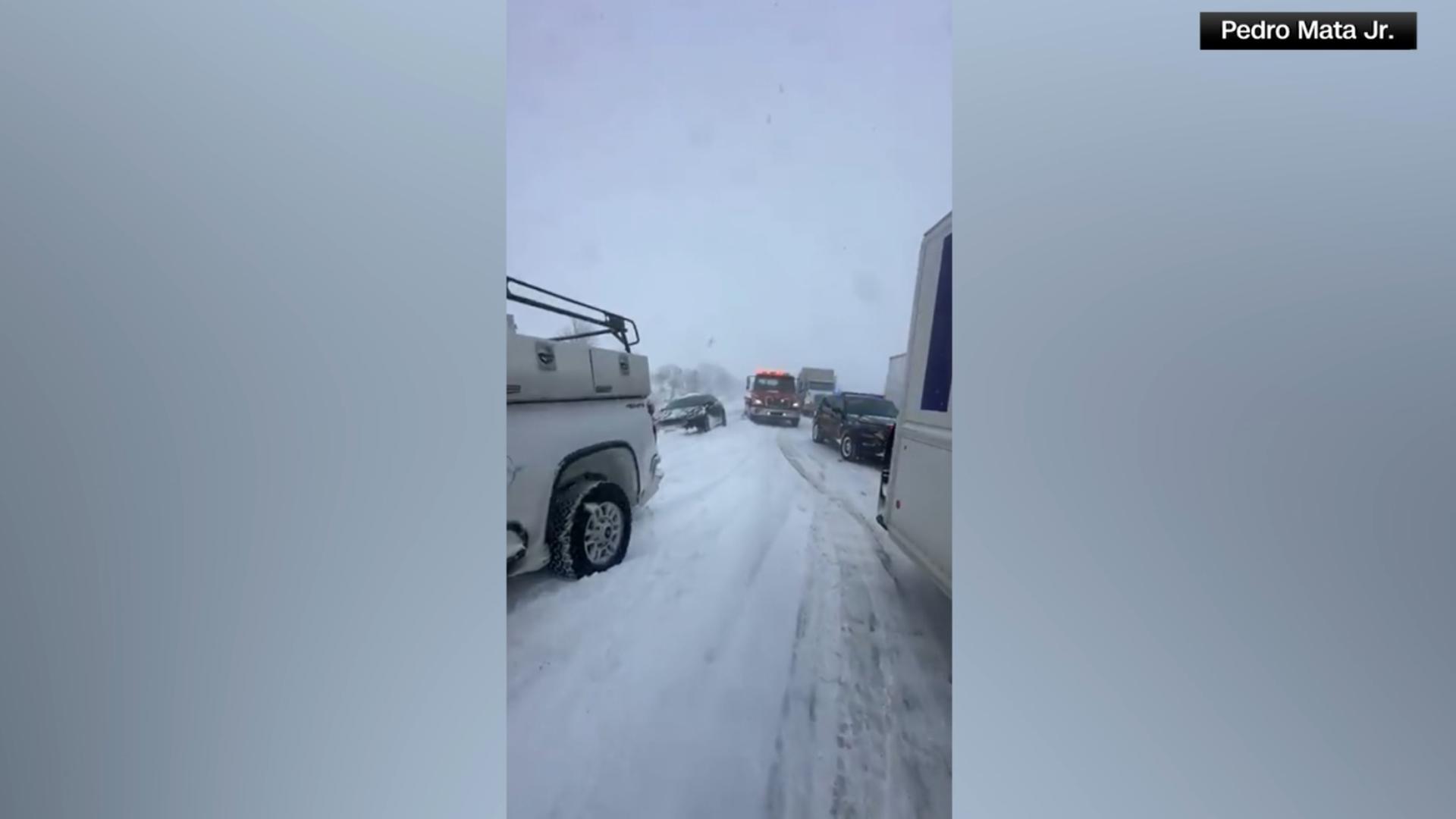 Raw video | More than 100 vehicles involved in pileup in Michigan on ...