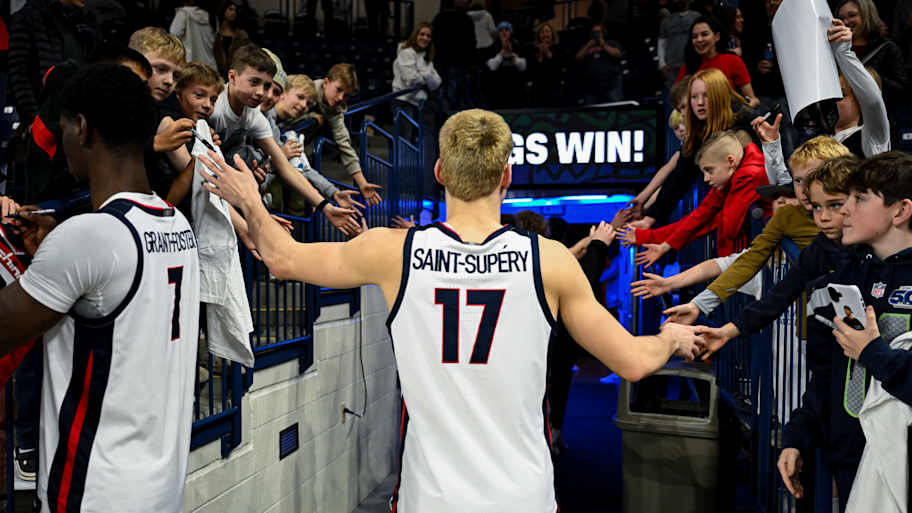 Gonzaga moves up in AP poll despite Braden Huff injury news