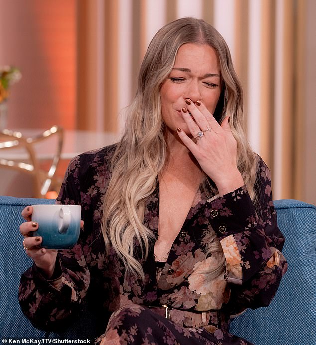 LeAnn Rimes undergoes $45,000 'blood cleaning' treatment after her teeth fell out onstage