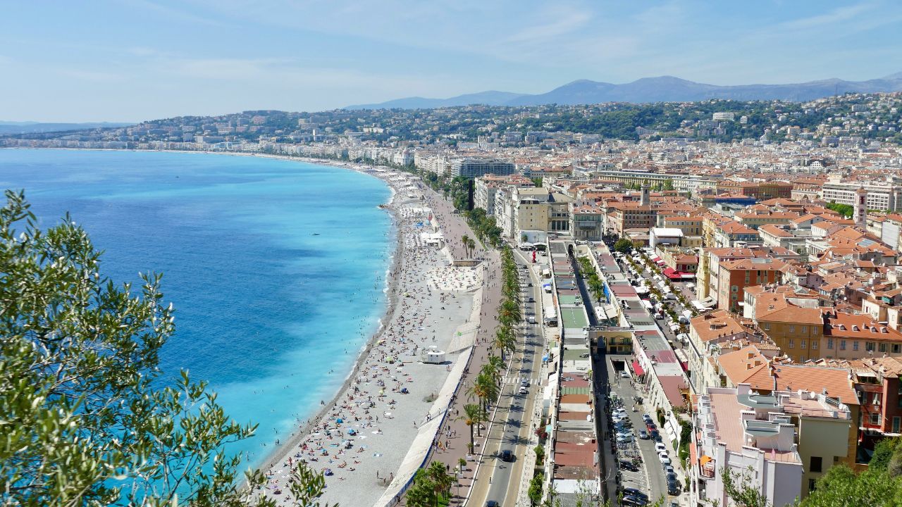 8 sunny destinations where travelers love the laid-back lifestyle<br>