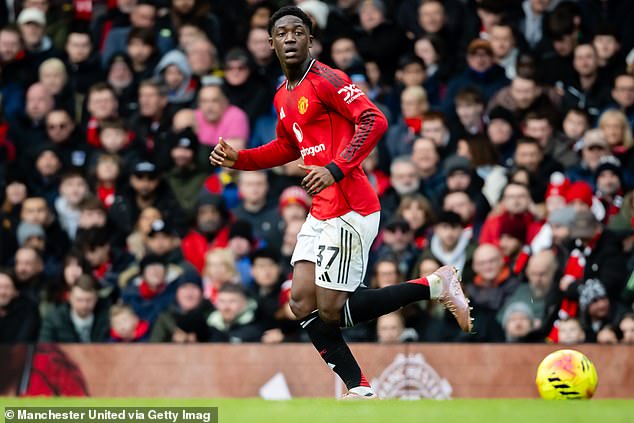Kobbie Mainoo's Man United U-turn: Star, 20, wants to stay after being ...
