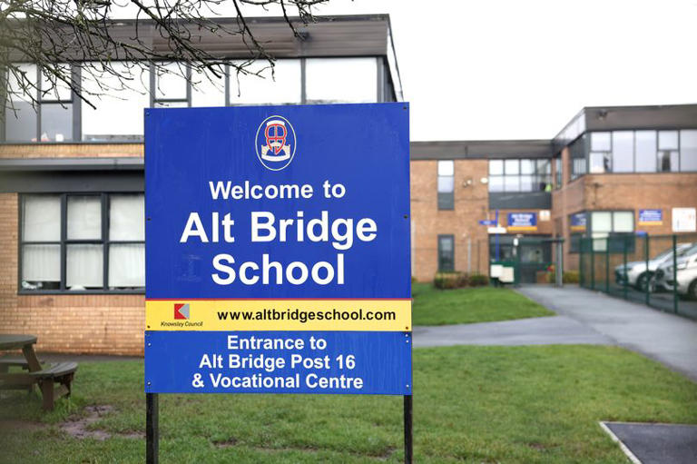 Families struggle with school's continued closure as headteacher warns ...