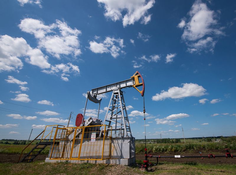 Oil buoyed by weaker dollar while investors eye Greenland developments<br><br>