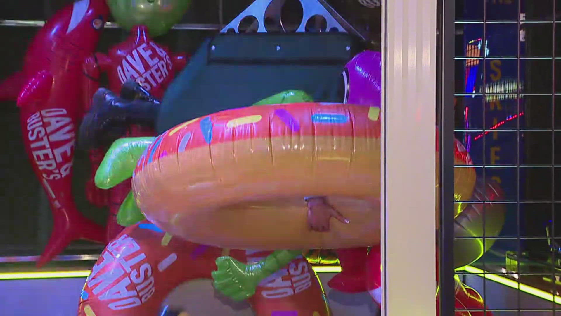 Trying out Dave & Buster's 'Human Crane' game