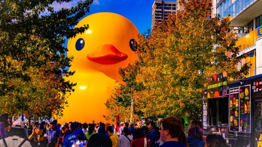 World’s largest rubber duck returning to Ohio for spring festival