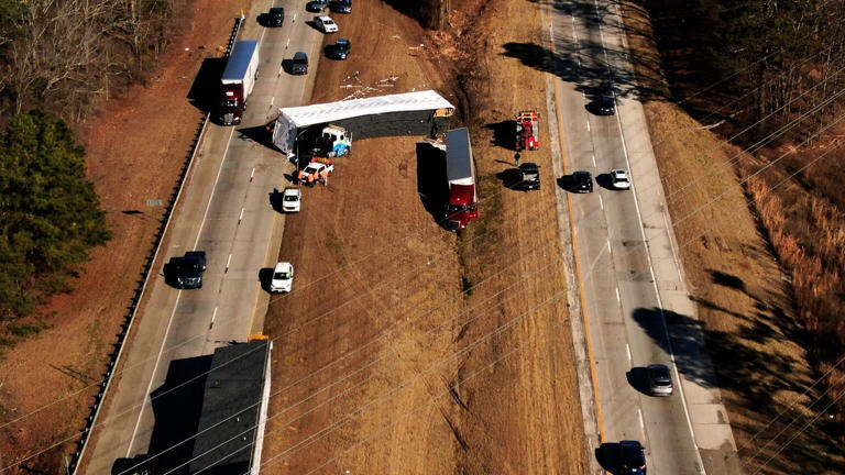 I-20 wreck topples mobile home into median in Aiken County