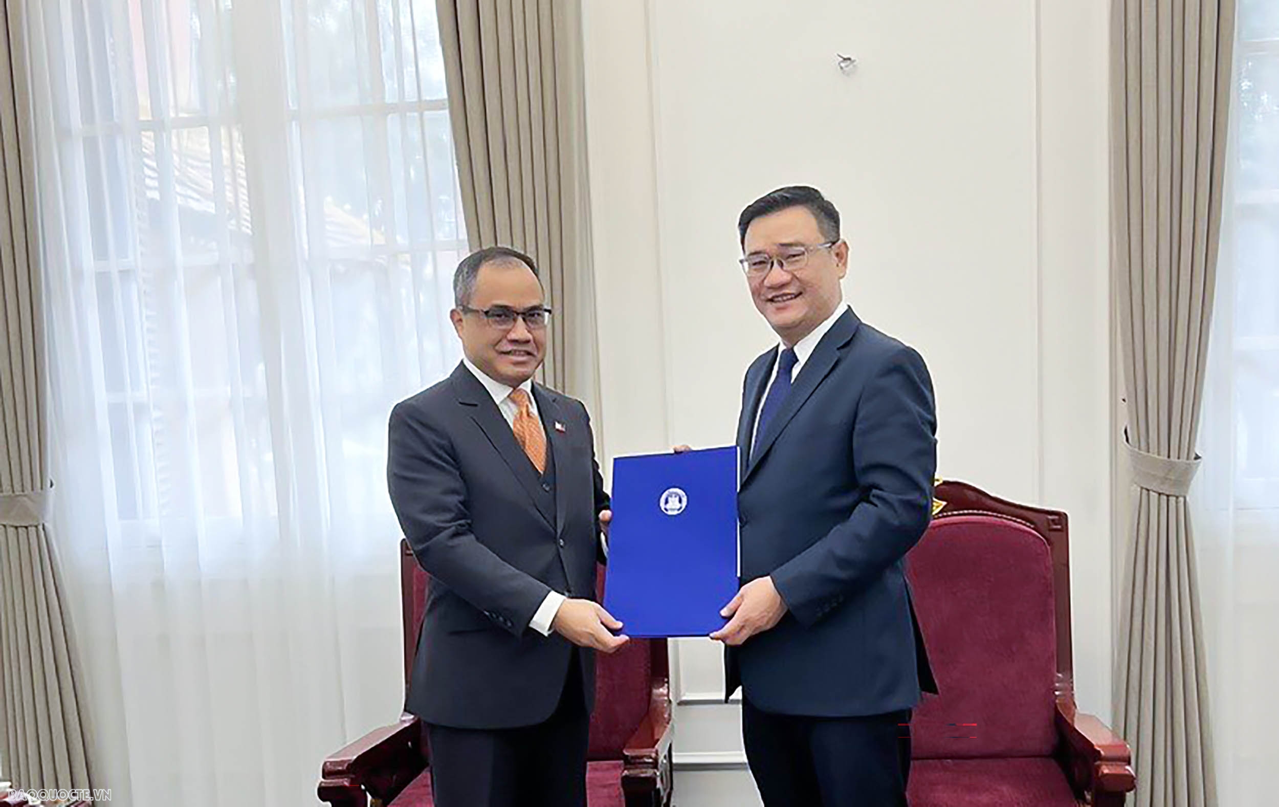 Tiếp nhận bản sao Thư ủy nhiệm bổ nhiệm Đại sứ Philippines và Indonesia tại Việt Nam