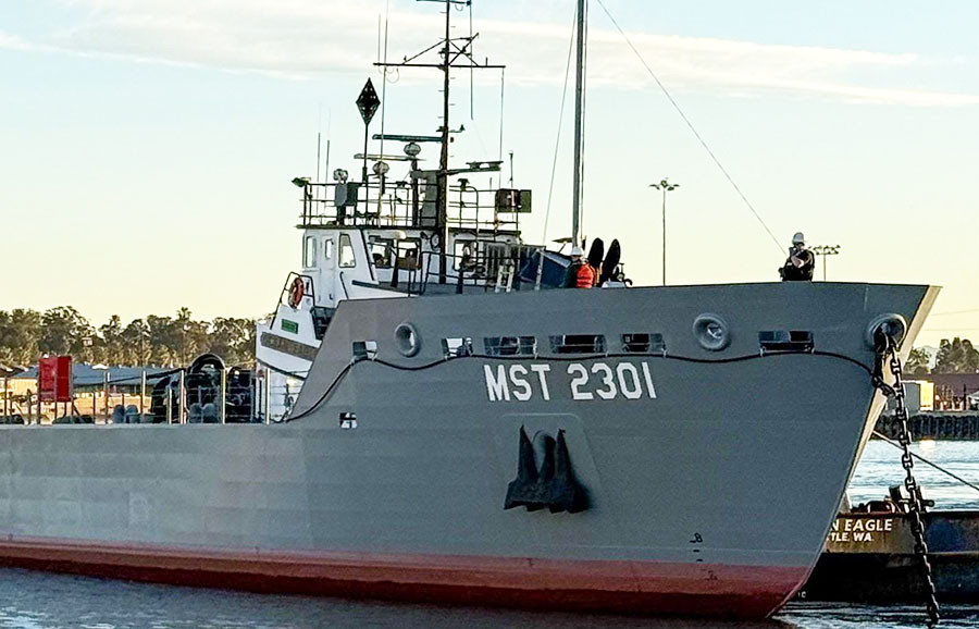 米海軍の新型艦を公開! 戦闘艦クラスの大きさがあるのに「戦わず被弾が専門です」どんな役目?