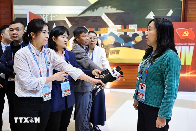 Sinh viên ngành báo chí chủ động rẽ hướng giữa làn sóng tinh gọn