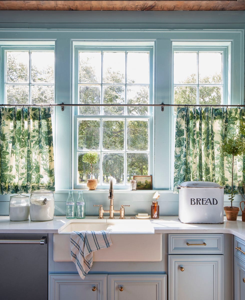 mississippi-farmhouse-makeover-takeover-kitchen-sink.jpg