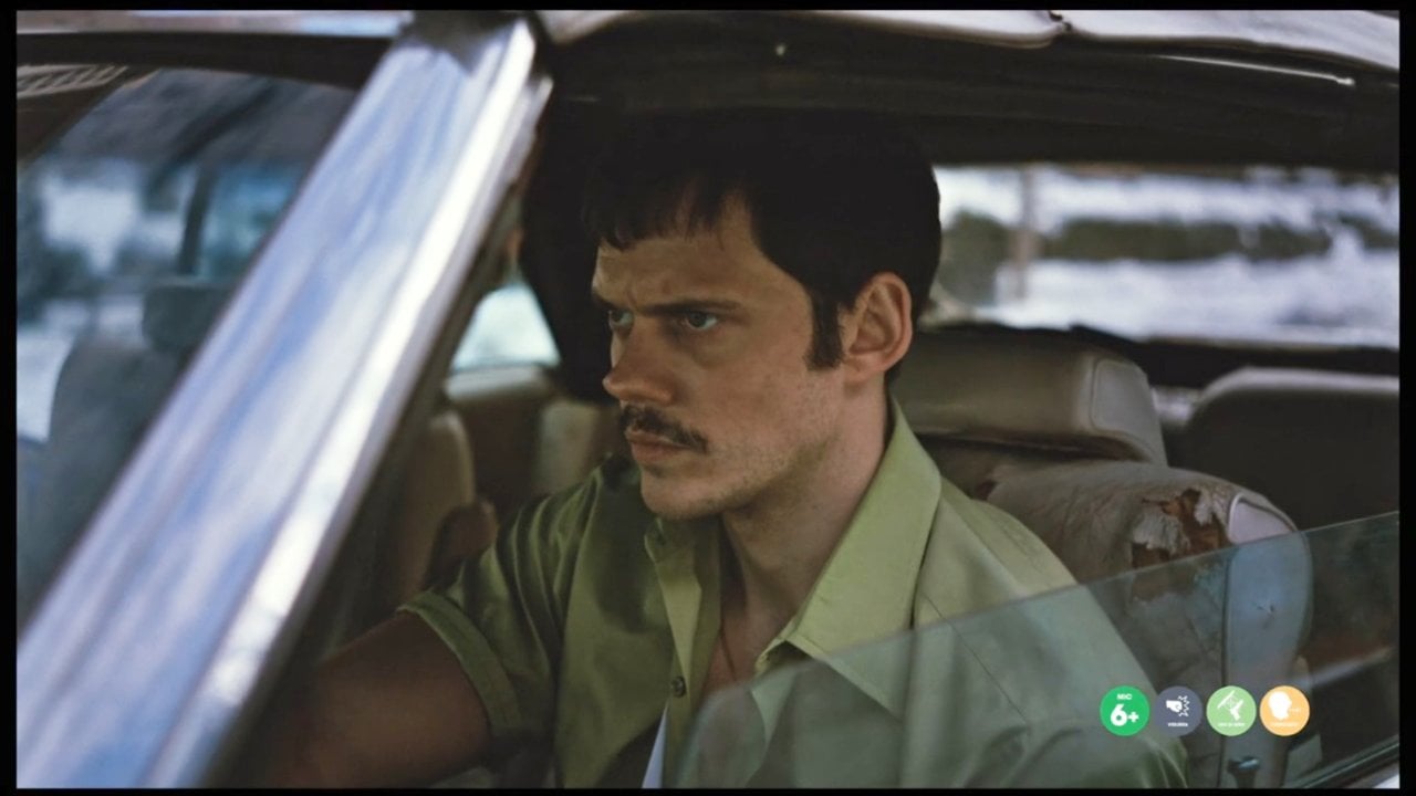 Il filo del ricatto: il nuovo film thriller con Bill Skarsgård