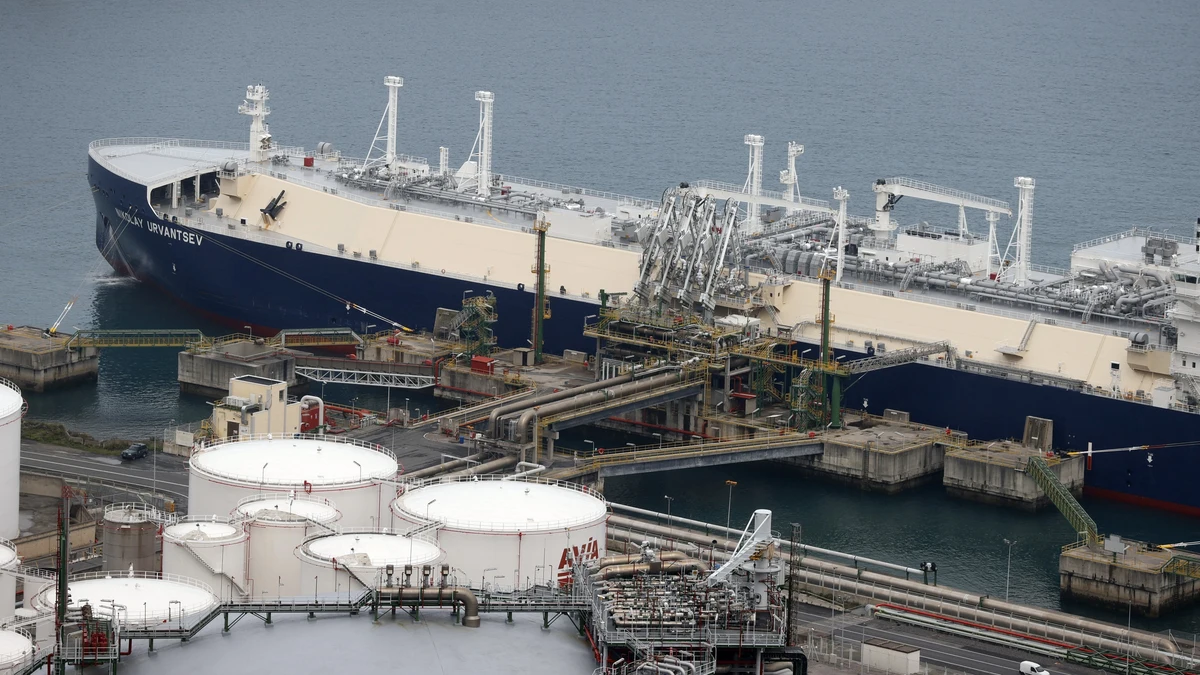 La UE prohíbe definitivamente las importaciones de gas natural licuado ...