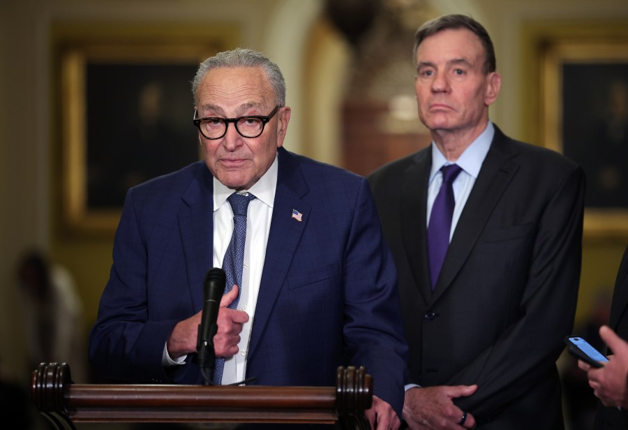 Republicans divided on ICE tactics as shutdown looms<br>