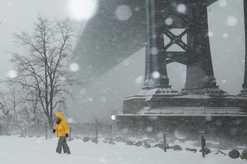 US winter storm: At least 15 people dead and 800,000 without power<br><br>