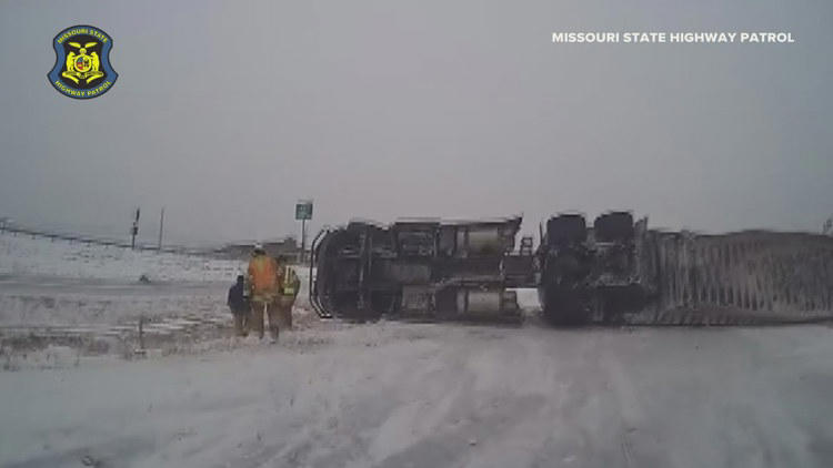 Police respond to dozens of crashes, rescue hundreds of stranded ...
