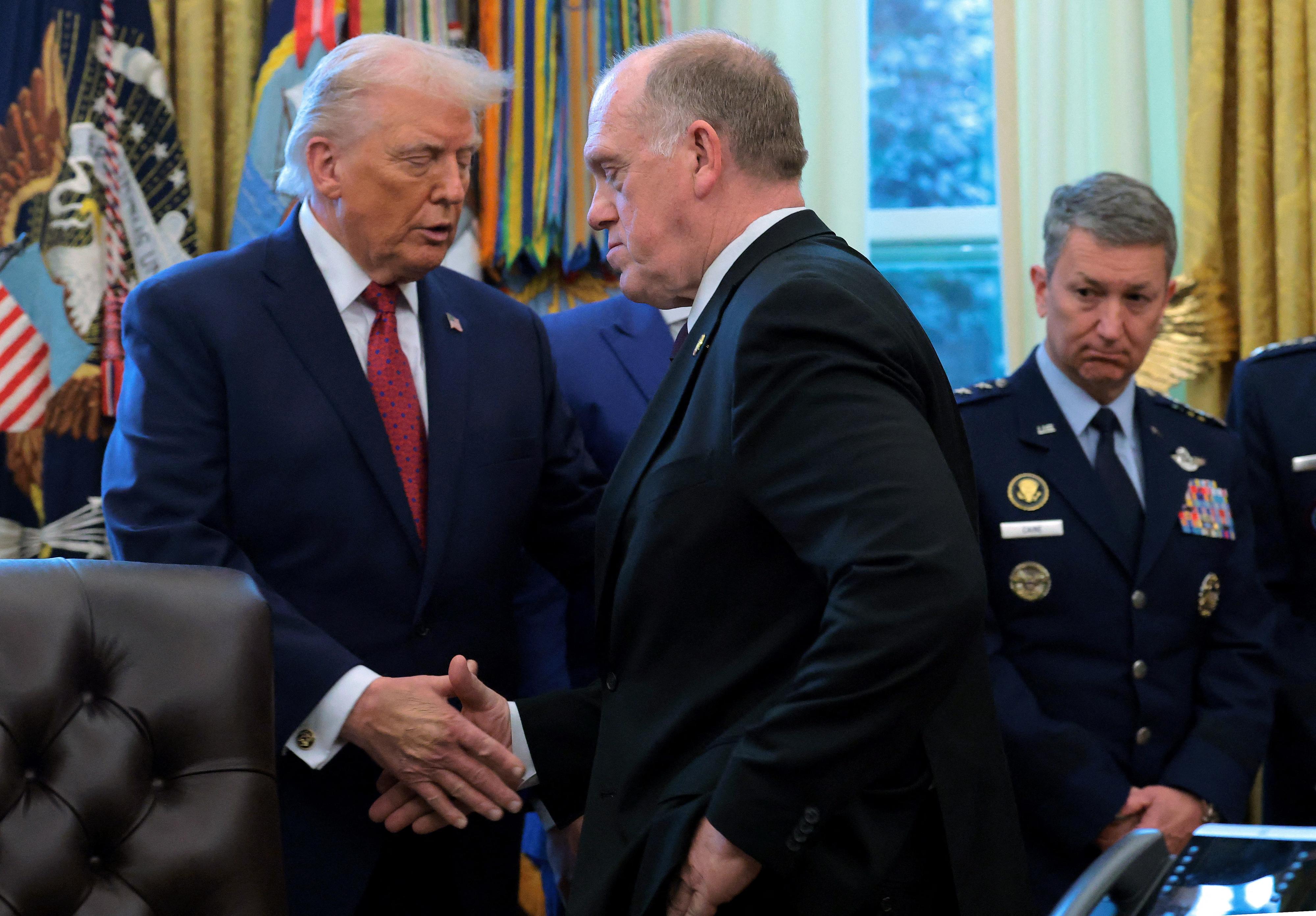 Chi è Tom Homan, lo 'zar delle frontiere' di Trump che toglie i bambini ...