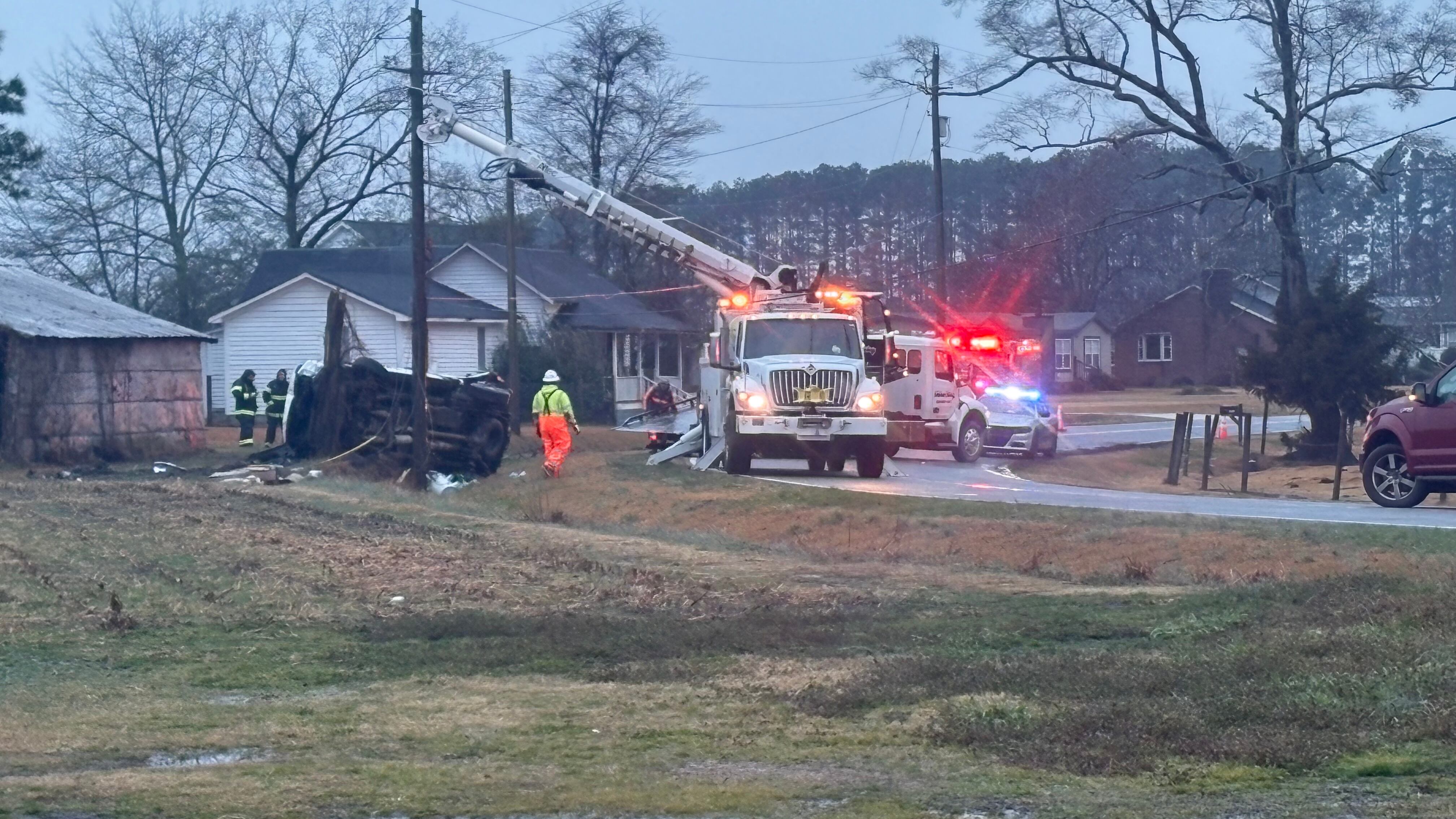 Pitt County road cleared after truck crashes into power pole