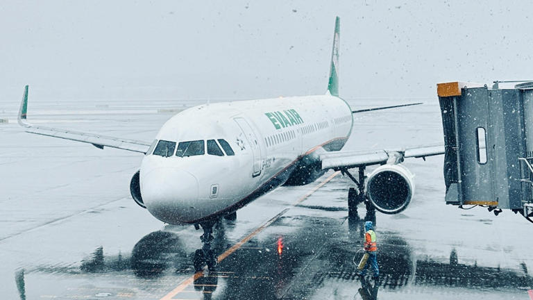 Over 1,000 Atlanta flights canceled as travelers ask: will airport stay ...