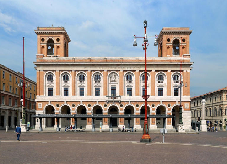 Forlì (Wikipedia).